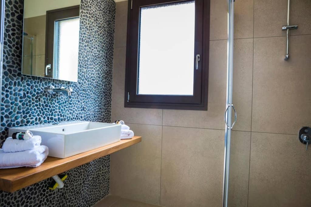 New Villa Blue With Private Pool At Trapezaki Livathos  Εξωτερικό φωτογραφία